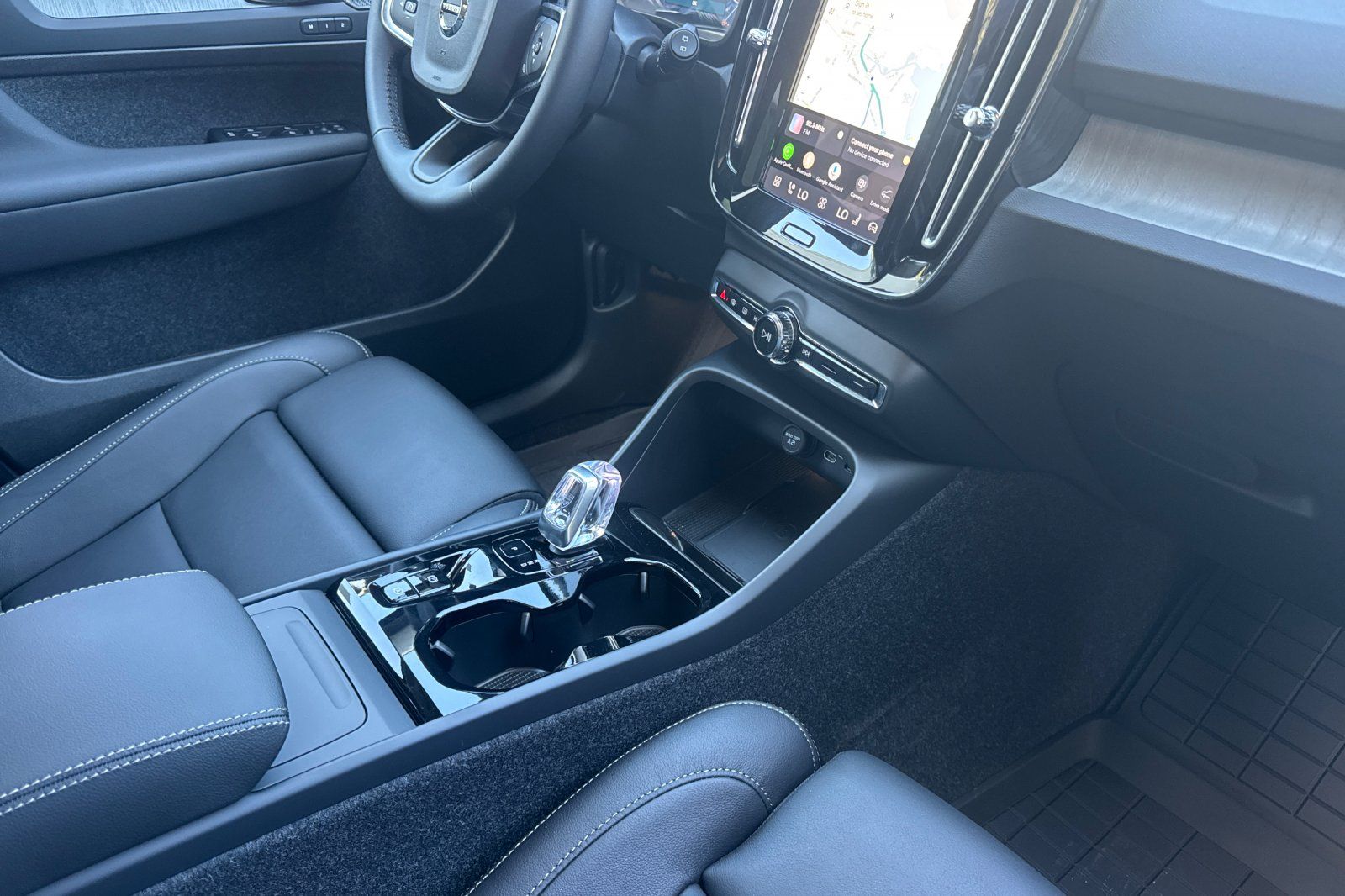 2026 Volvo XC40 Ultra - Photo 18