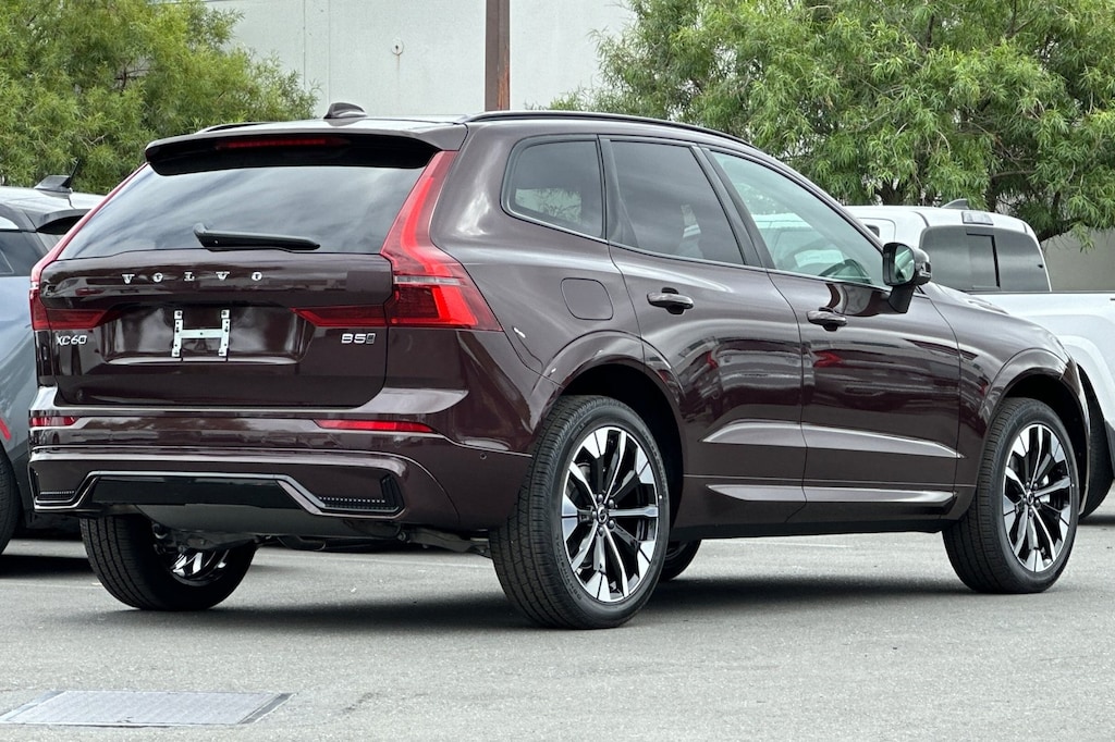 New 2026 Volvo XC60 B5 Plus SUV