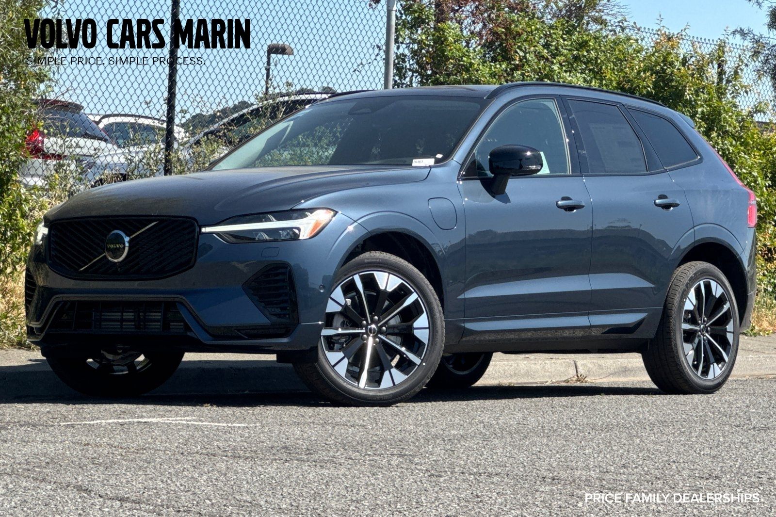 2026 Volvo XC60 T8 Plus Dark AWD's photo