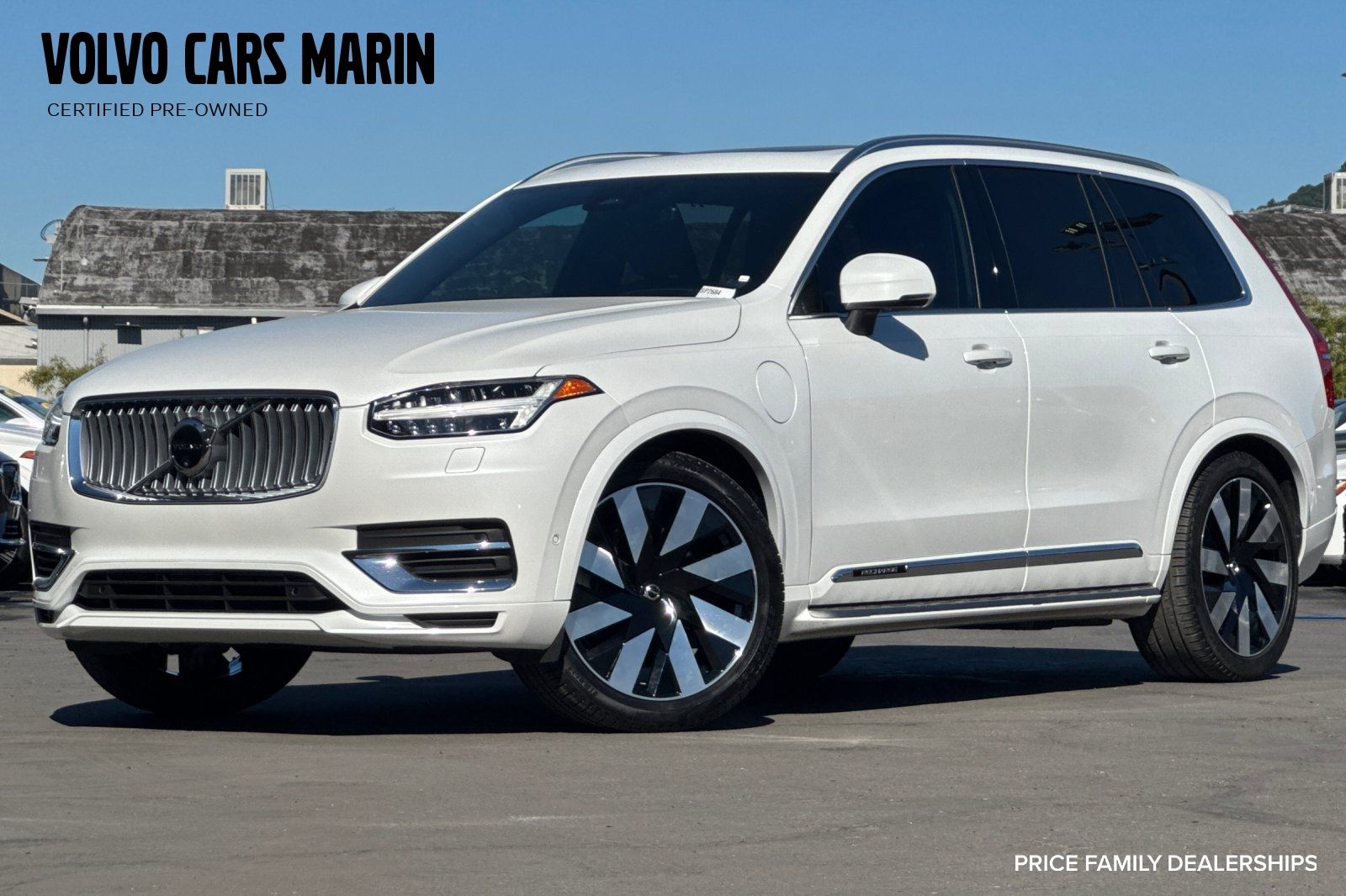 2024 Volvo XC90 T8 Recharge Ultimate Bright Theme 4WD's photo