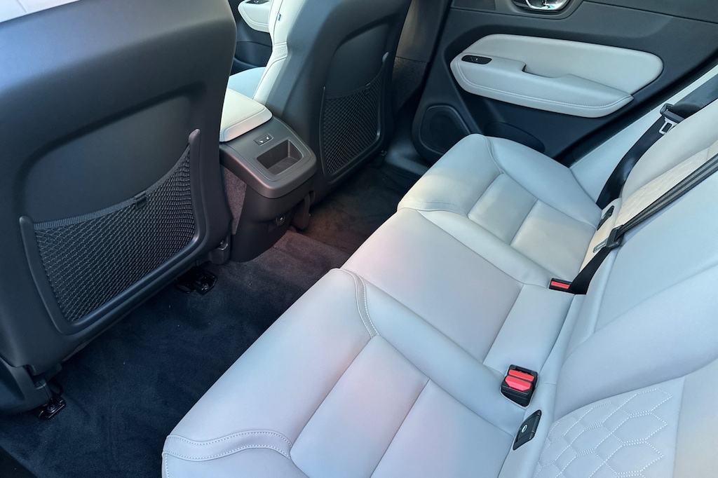 New 2026 Volvo XC60 B5 Plus SUV