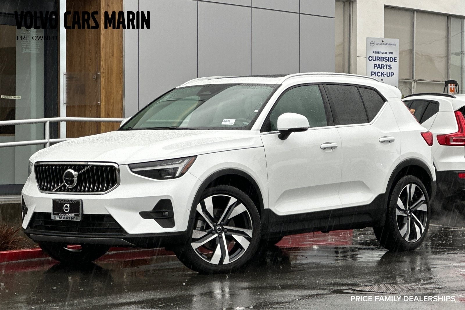 2023 Volvo XC40 Ultimate's photo