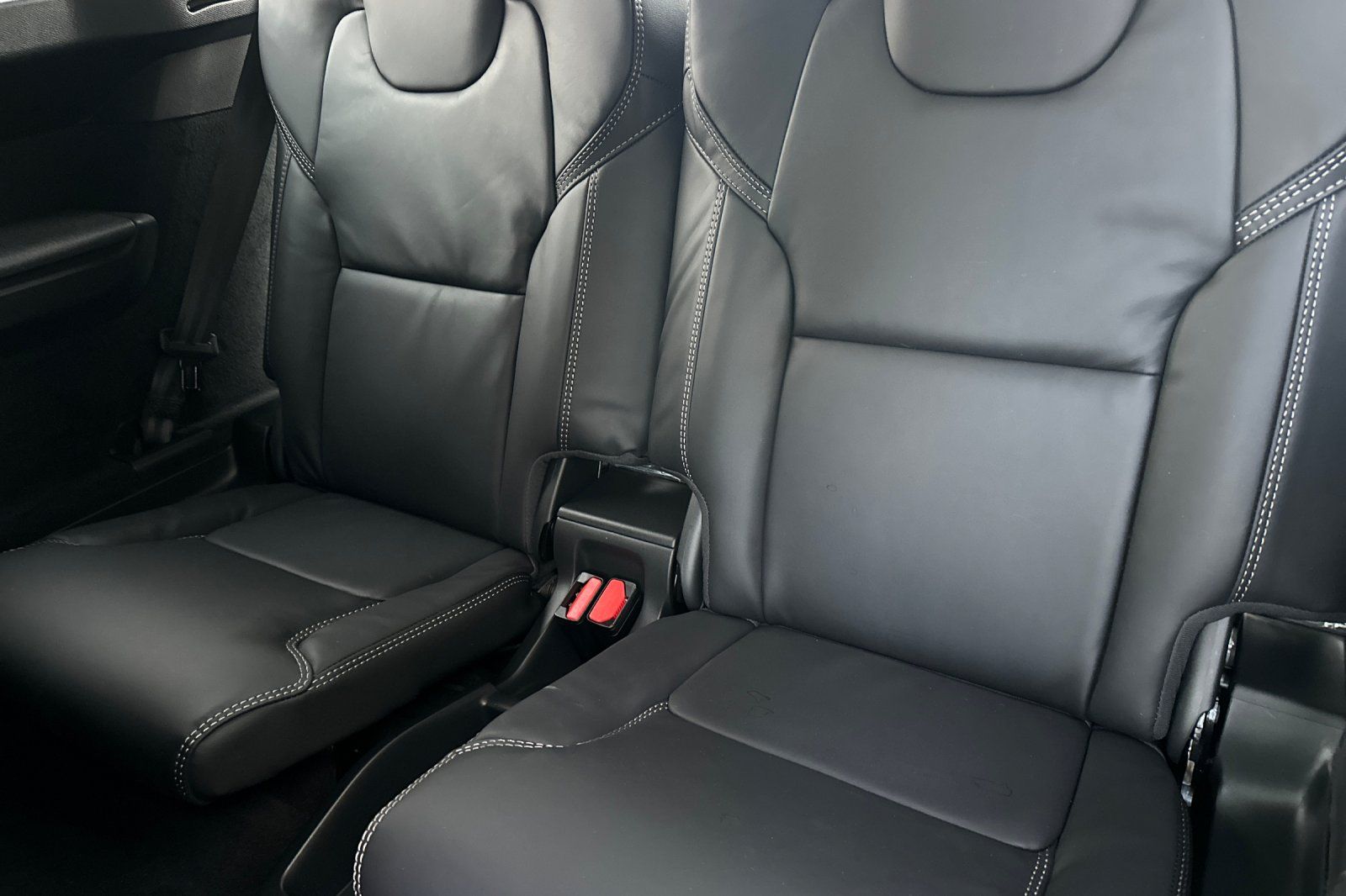 2026 Volvo XC90 Ultra - Photo 16