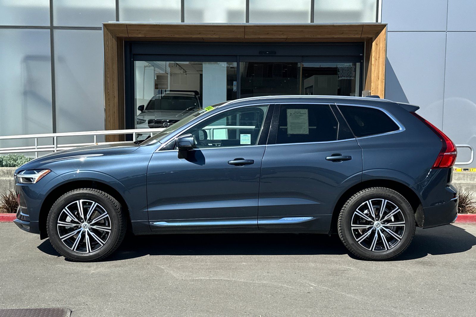 2020 Volvo XC60 T6 Inscription photo 4