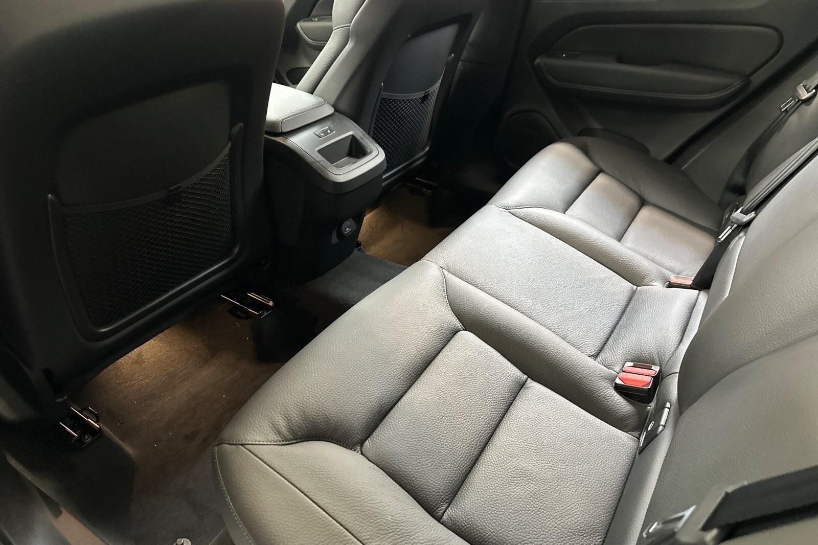 2025 Volvo XC60 B5 Plus photo 4