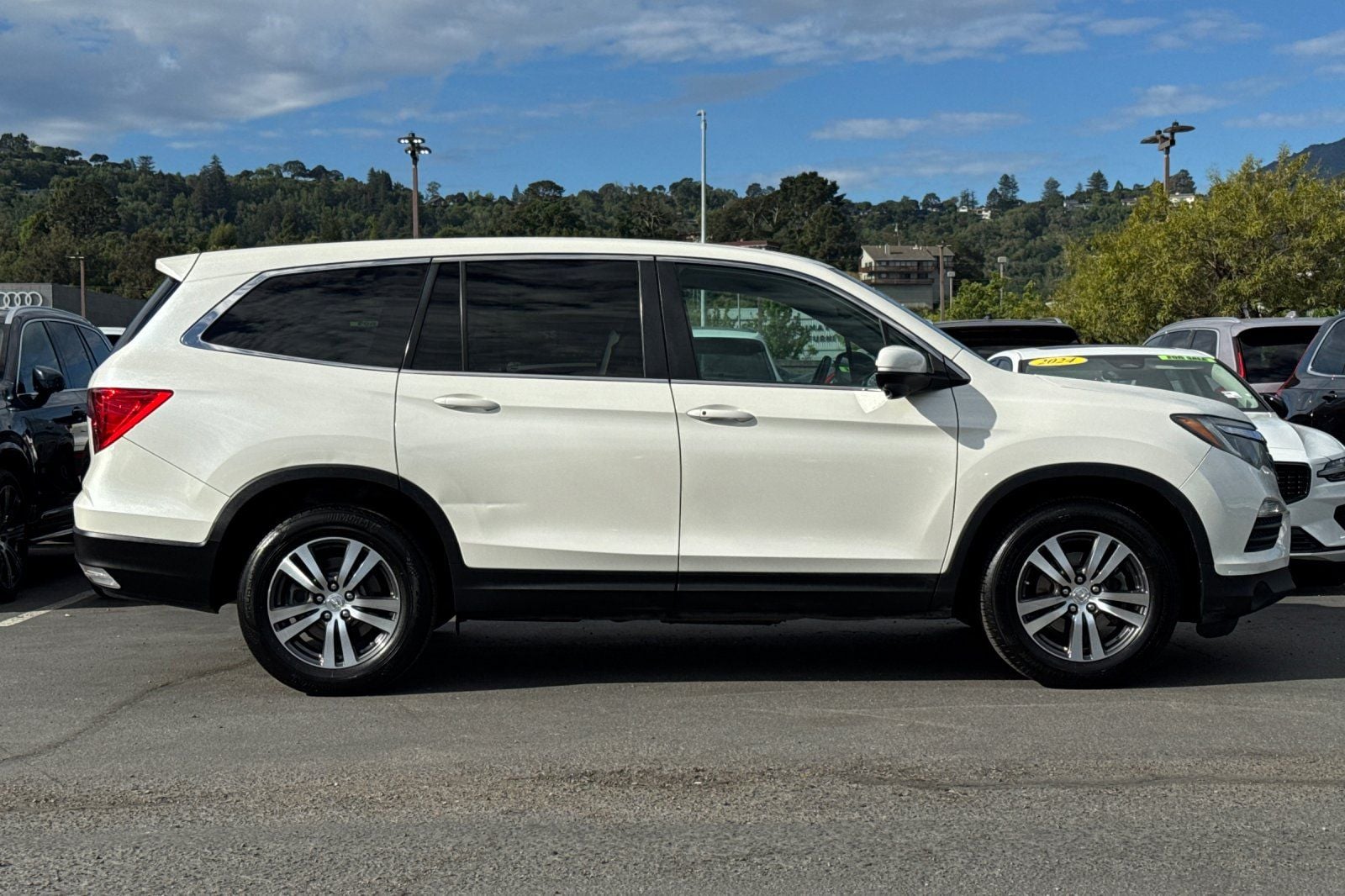2017 Honda Pilot EX-L FWD photo 3