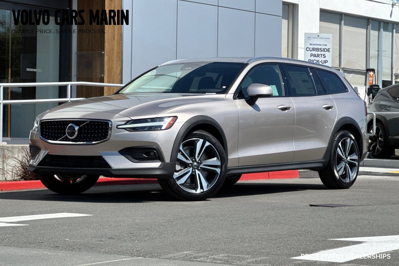 2026 Volvo V60 Cross Country B5 Plus AWD's photo