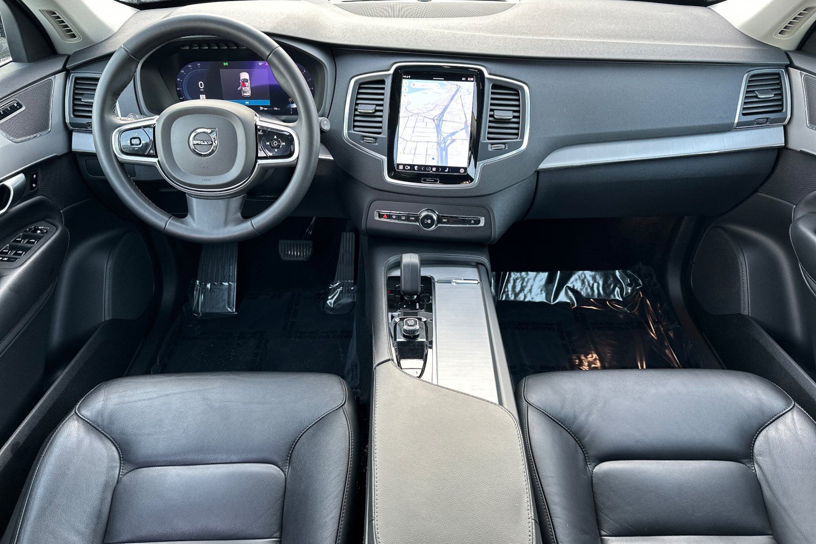 2023 Volvo XC90 B5 AWD Core photo 2