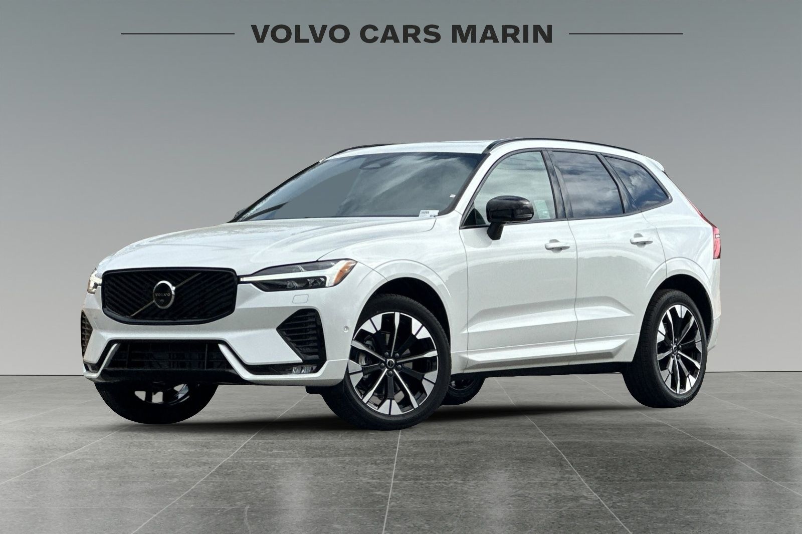 2026 Volvo XC60 B5 Plus Dark AWD's photo