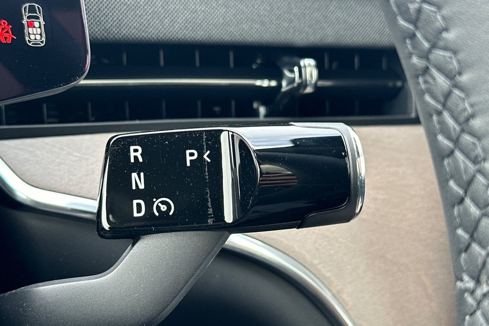 2025 Volvo EX90 Ultra - Photo 24