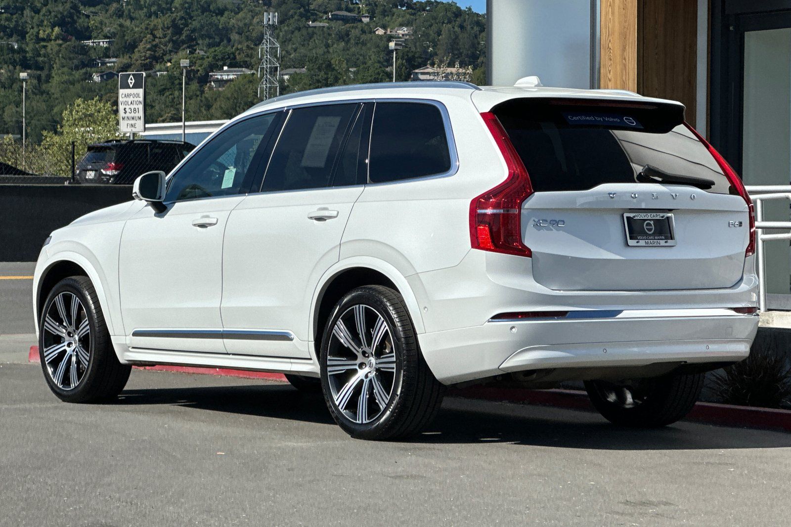 2023 Volvo XC90 B6 AWD Ultimate 7-Seater photo 6