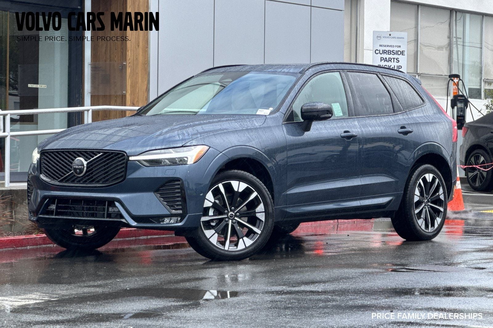 2026 Volvo XC60 B5 Plus Dark AWD's photo