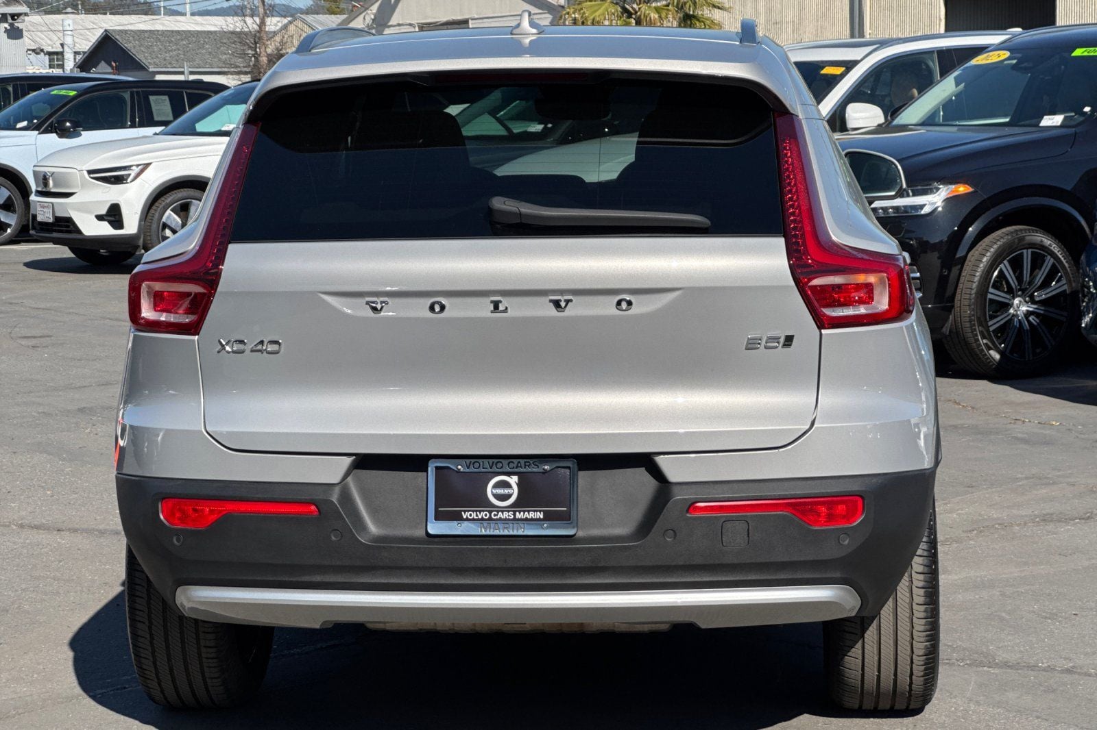 2025 Volvo XC40 B5 Core Bright Theme photo 3