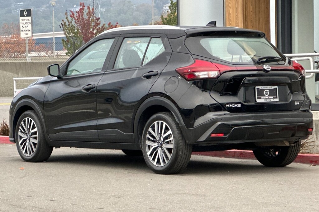 2023 Nissan Kicks SV photo 4