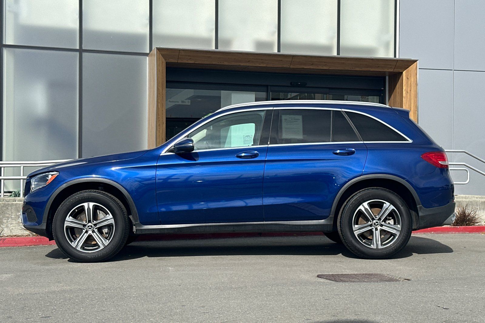 2019 Mercedes-Benz GLC 300 4MATIC photo 4