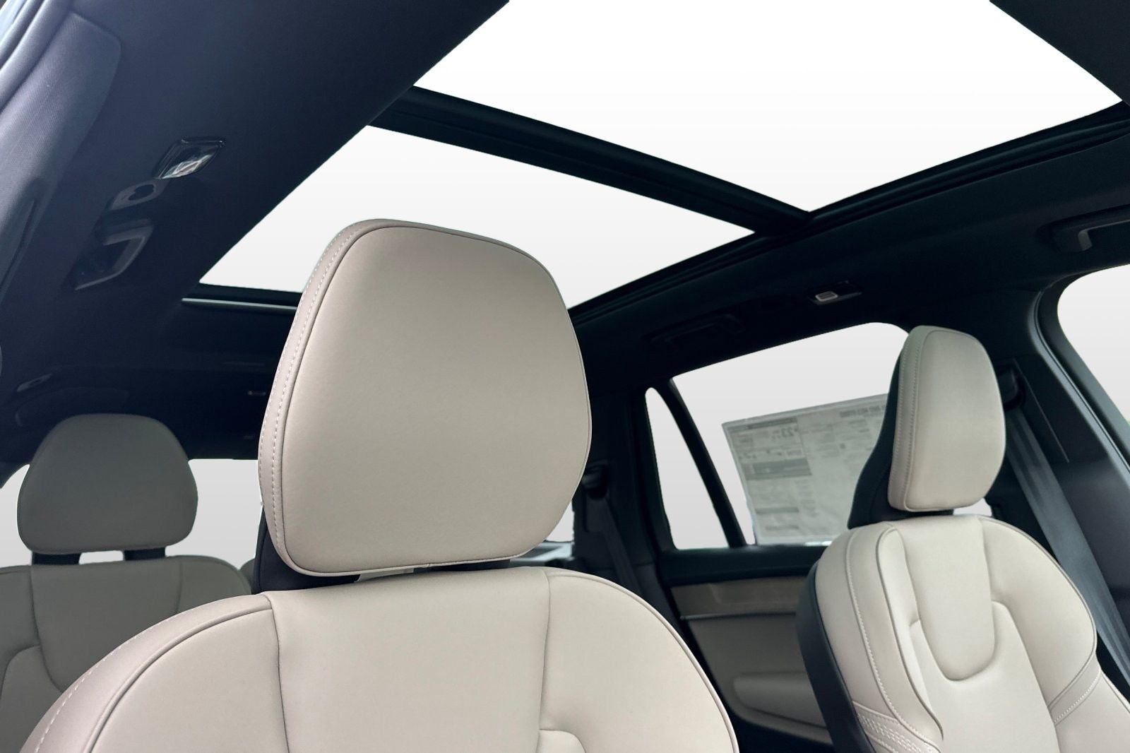2026 Volvo XC90 Plus - Photo 20