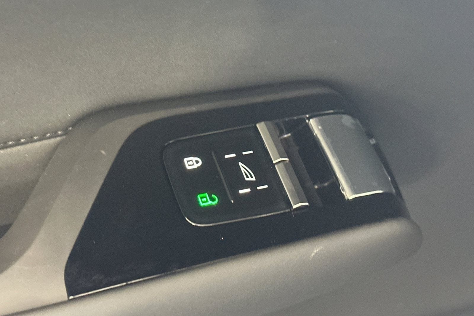 2025 Volvo EX90 Ultra - Photo 15