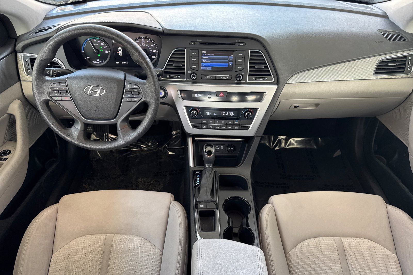 2016 Hyundai Sonata Hybrid SE photo 2