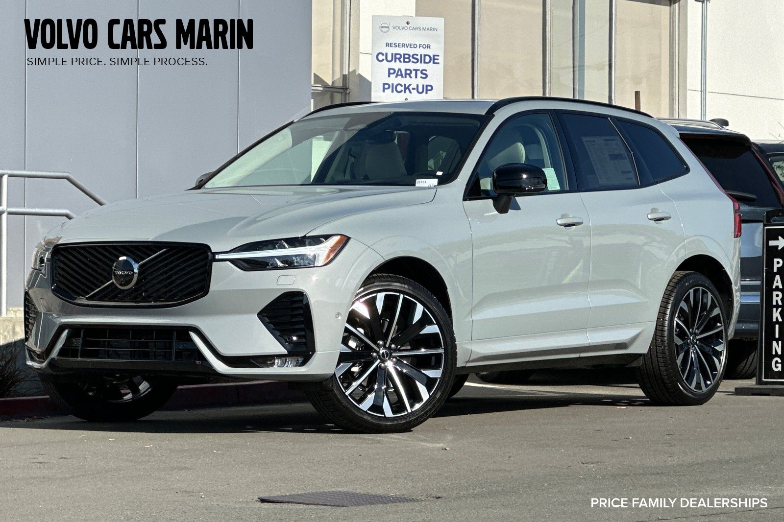 2026 Volvo XC60 B5 Ultra Dark AWD's photo