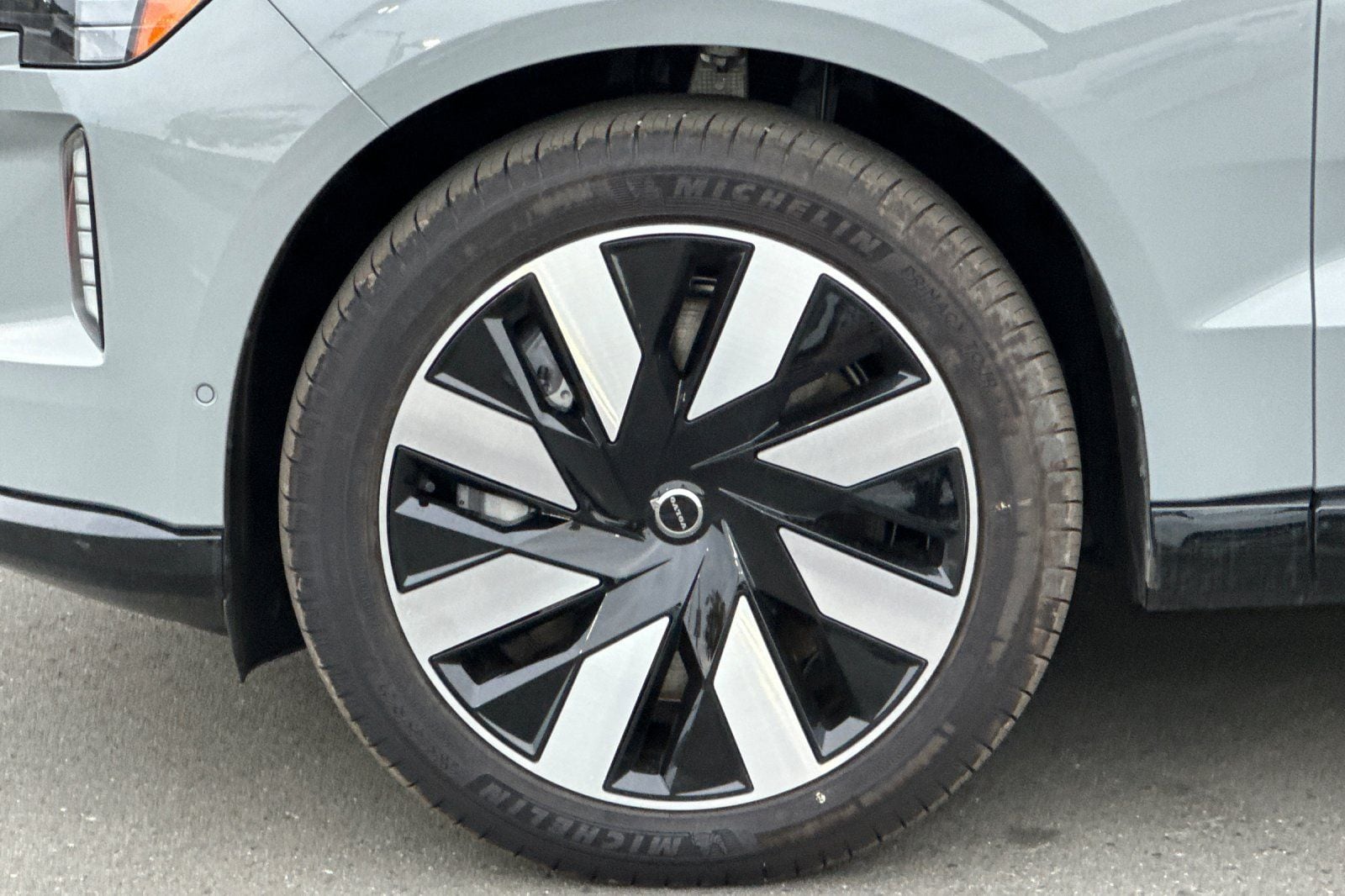 2025 Volvo EX90 Ultra - Photo 11