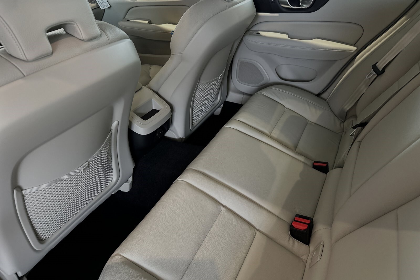 2024 Volvo S60 B5 Core photo 4