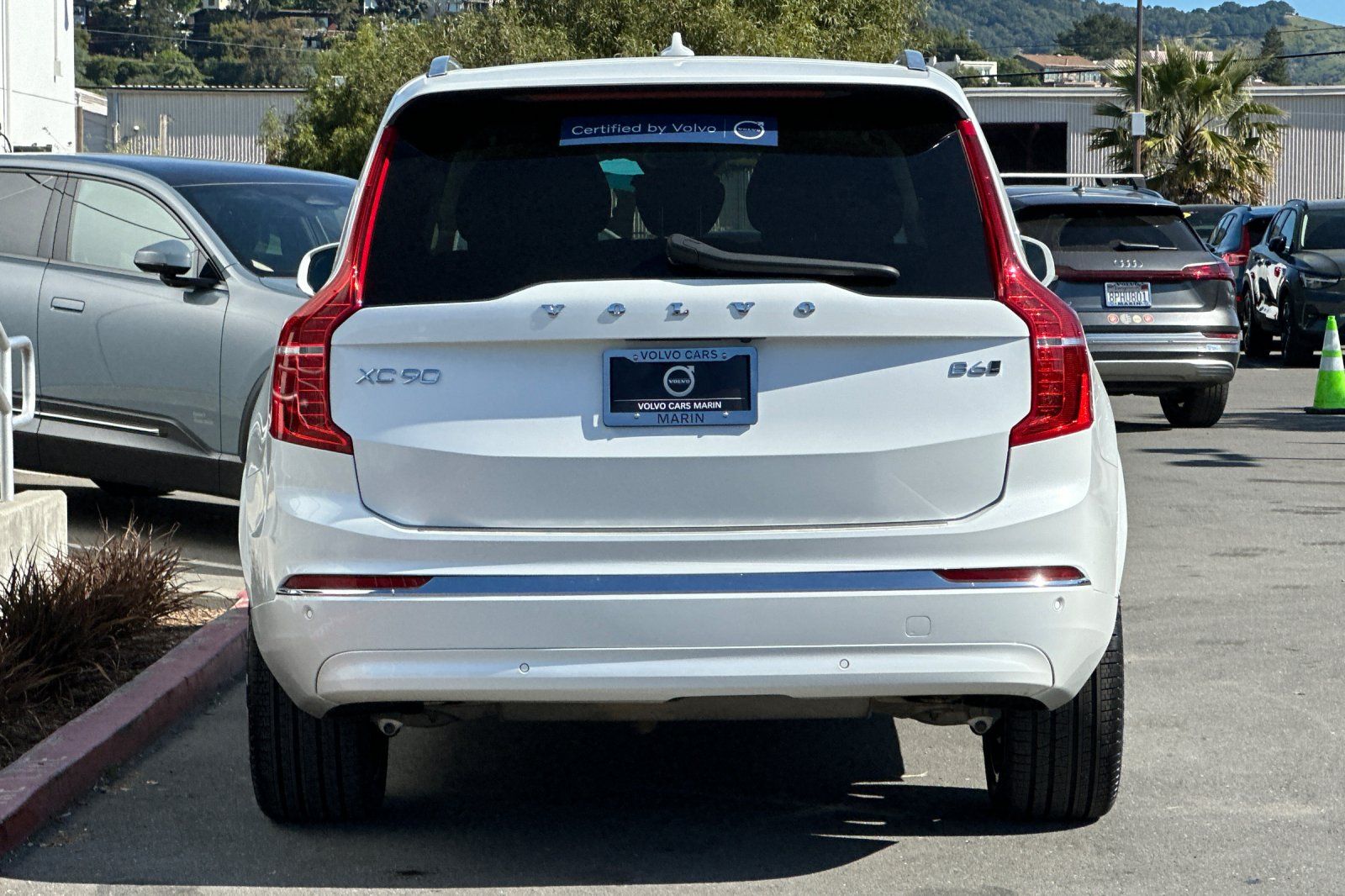 2023 Volvo XC90 B6 AWD Ultimate 7-Seater photo 3