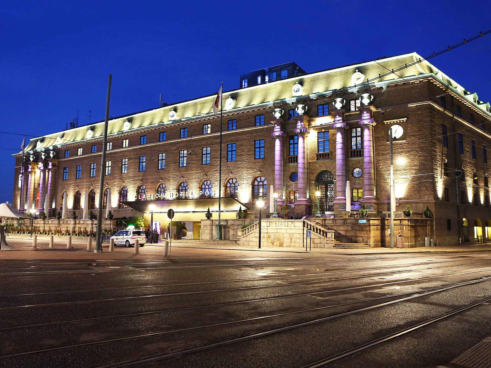 Clarion Hotel.jpg
