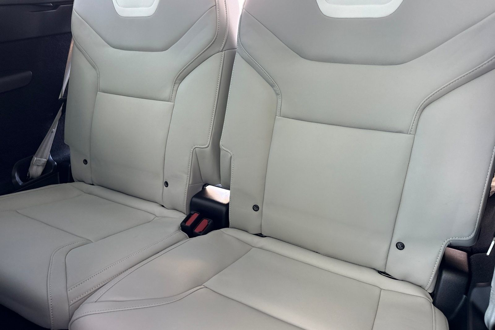 2025 Volvo EX90 Plus - Photo 17