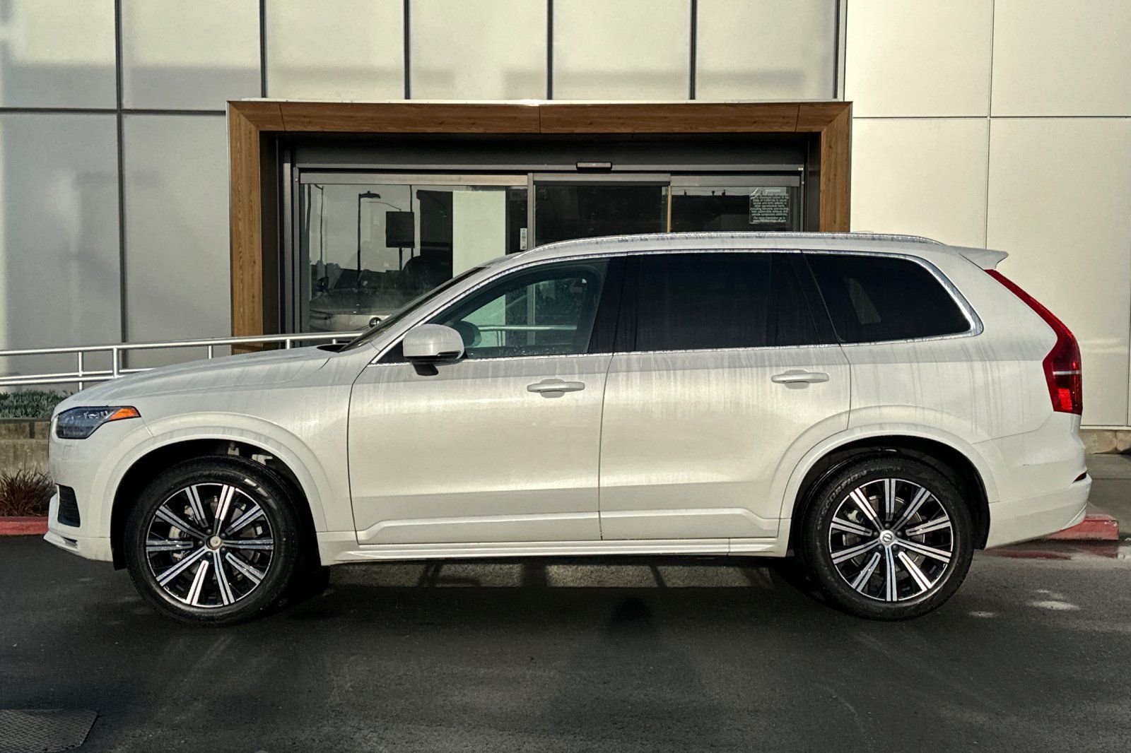 2023 Volvo XC90 B5 AWD Core photo 5