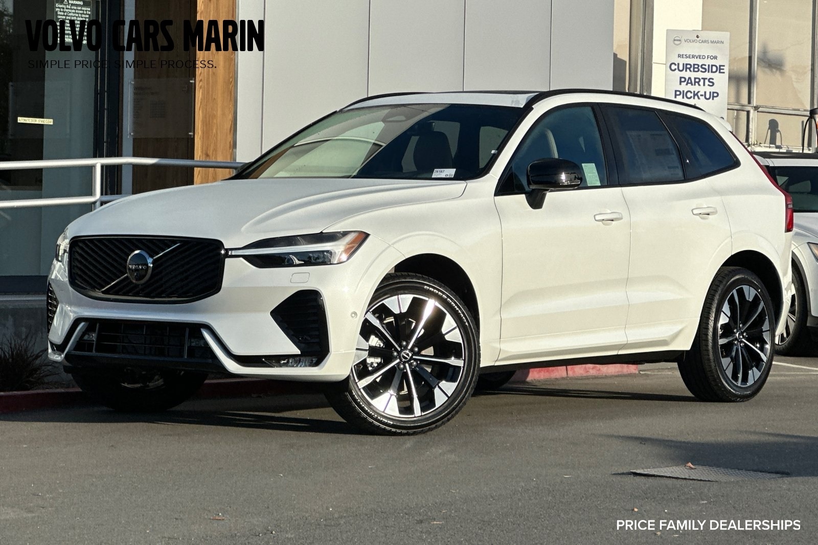 2026 Volvo XC60 Plus's photo