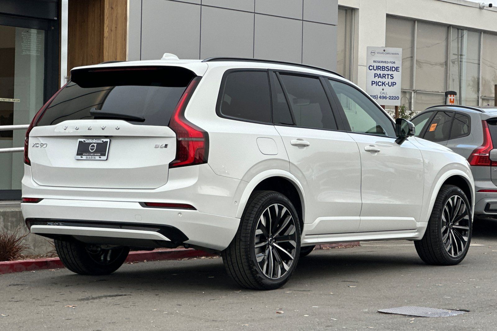 2026 Volvo XC90 Ultra - Photo 2