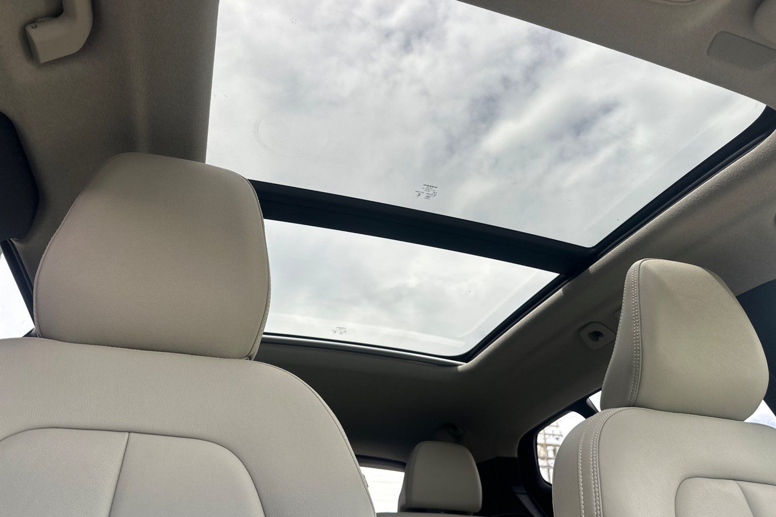 2026 Volvo XC40 Plus - Photo 20