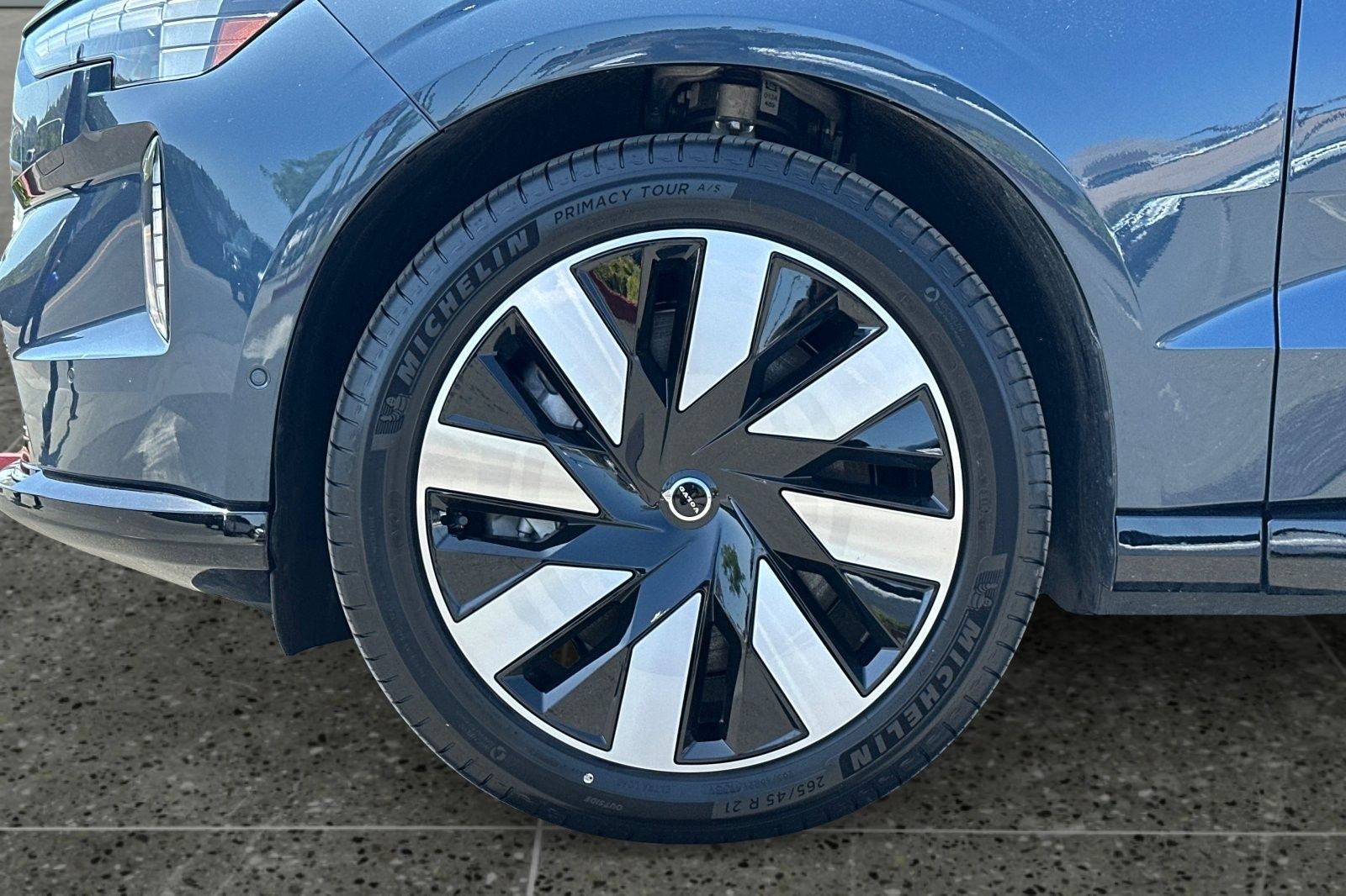 2025 Volvo EX90 Ultra - Photo 11