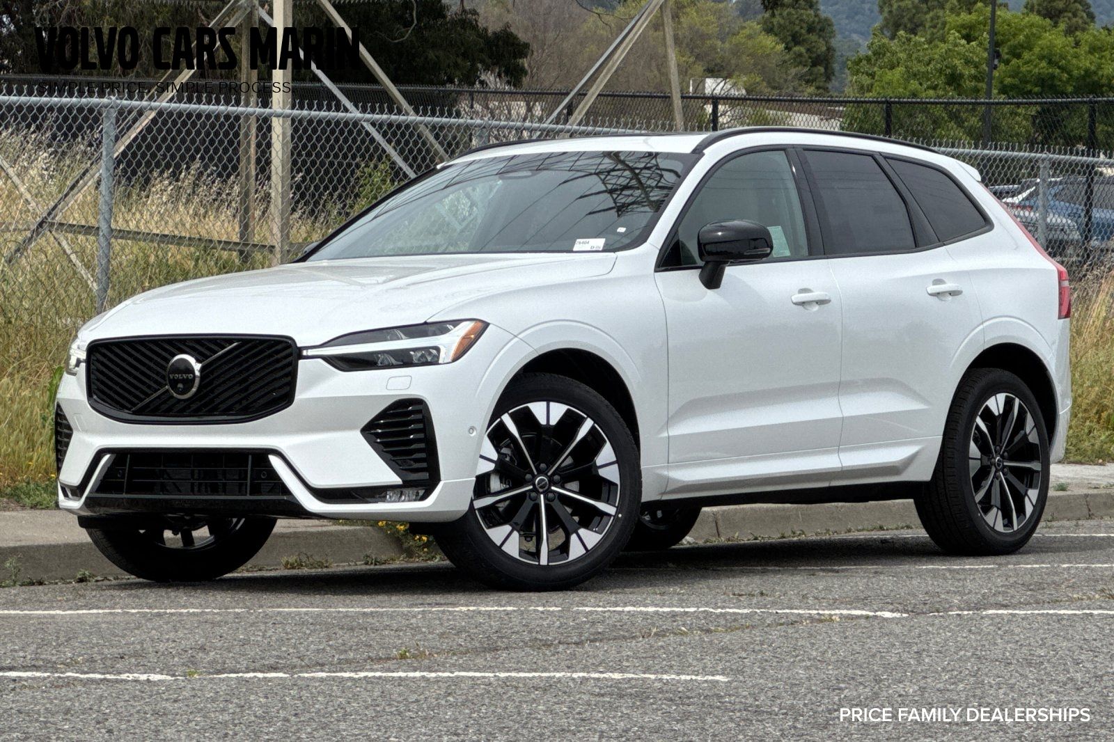 2026 Volvo XC60 B5 Plus Dark AWD's photo