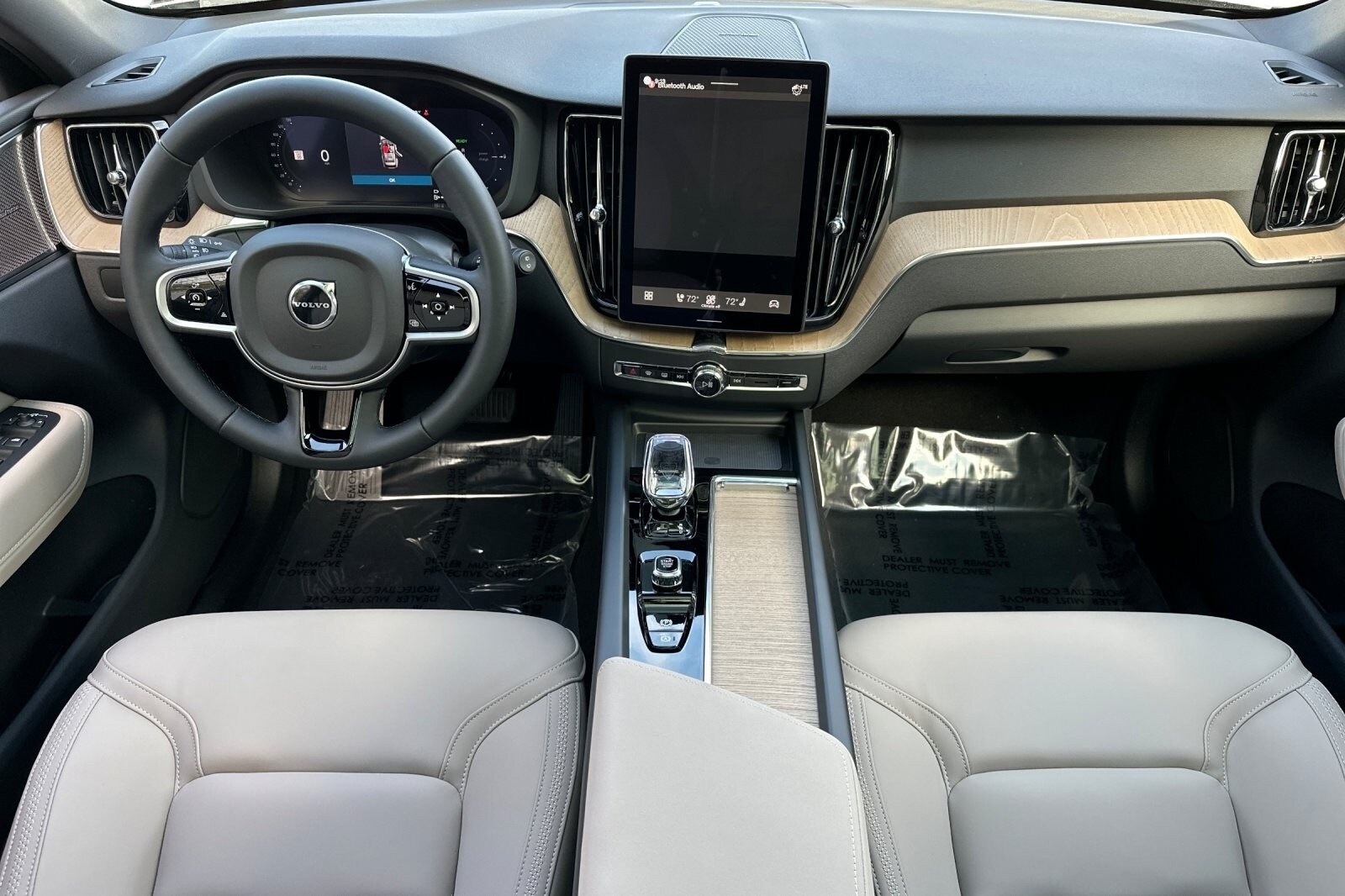 2026 Volvo XC60 Hybrid T8 Plus eAWD photo 3