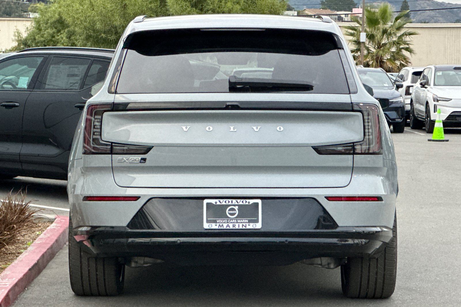 2025 Volvo EX90 Ultra - Photo 7