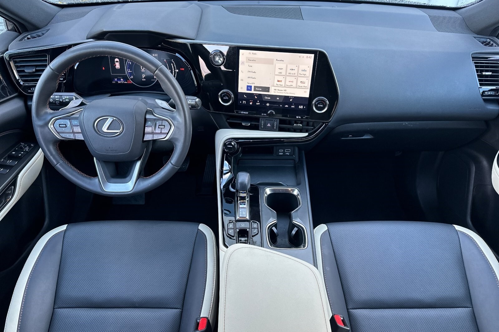 2023 Lexus NX 250 photo 3