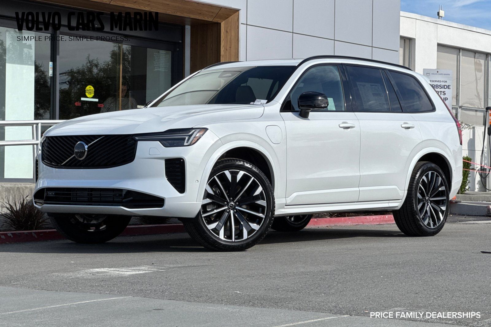 2026 Volvo XC90 T8 Recharge Ultra Dark 4WD's photo