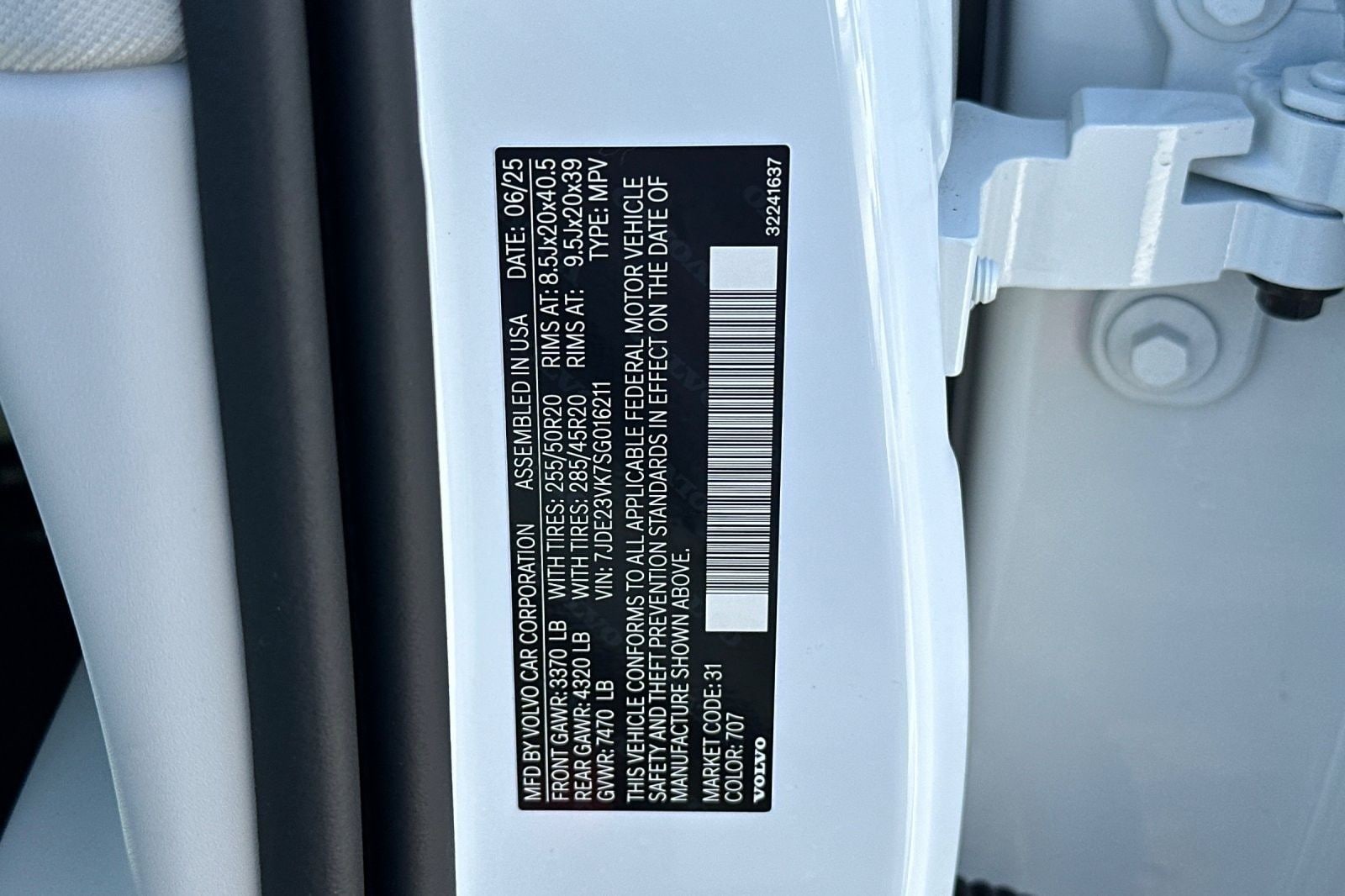 2025 Volvo EX90 Plus - Photo 28