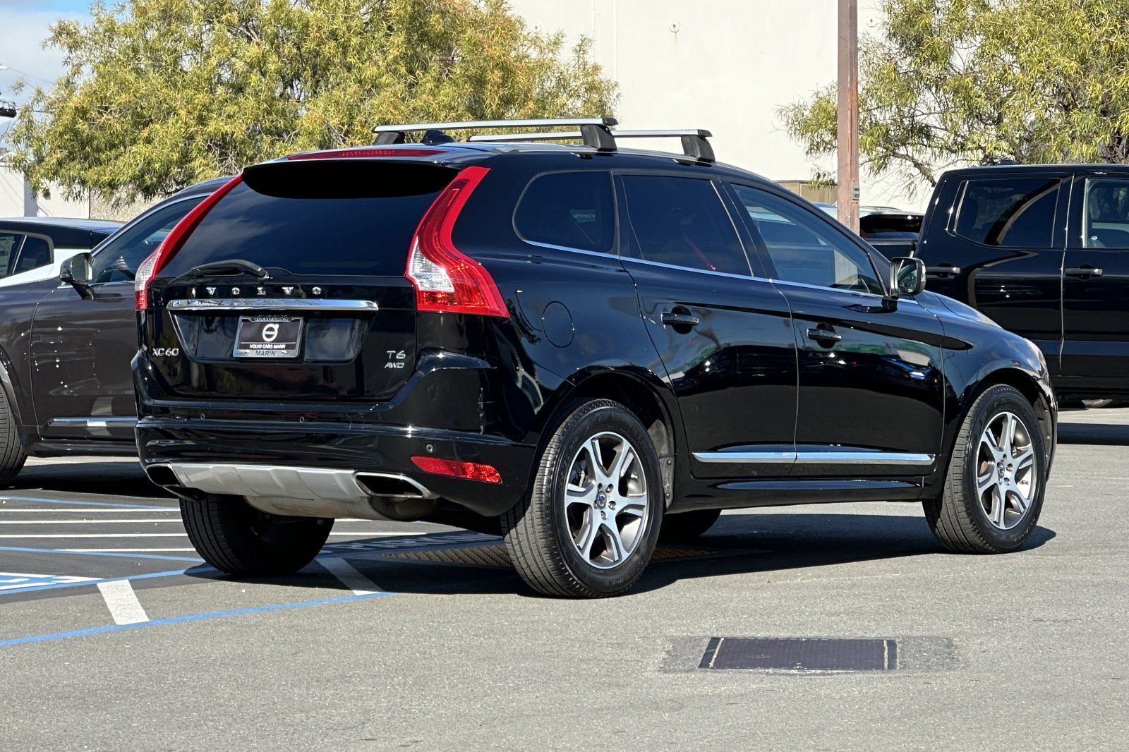 Used 2014 Volvo XC60 T6 R-Design with VIN YV4902DZ2E2505445 for sale in San Rafael, CA