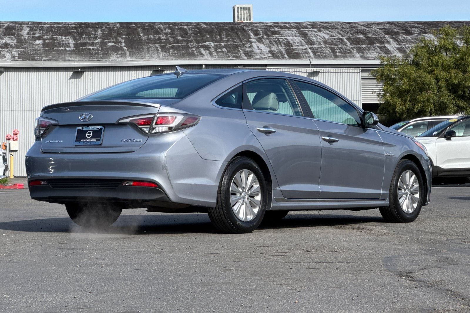Used 2016 Hyundai Sonata Hybrid Base with VIN KMHE24L19GA018993 for sale in San Rafael, CA