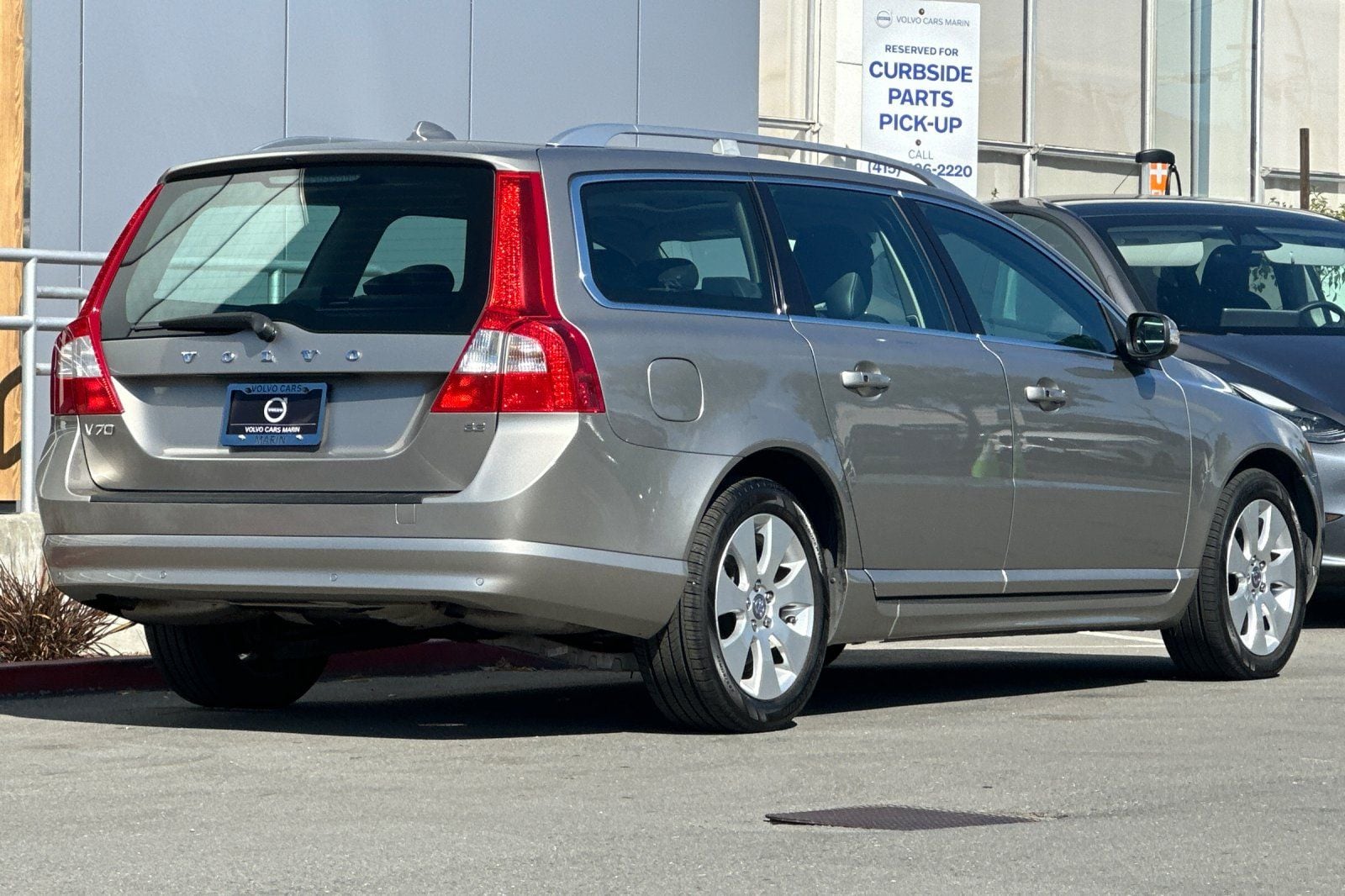 Used 2008 Volvo V70 3.2 with VIN YV1BW982381032782 for sale in San Rafael, CA