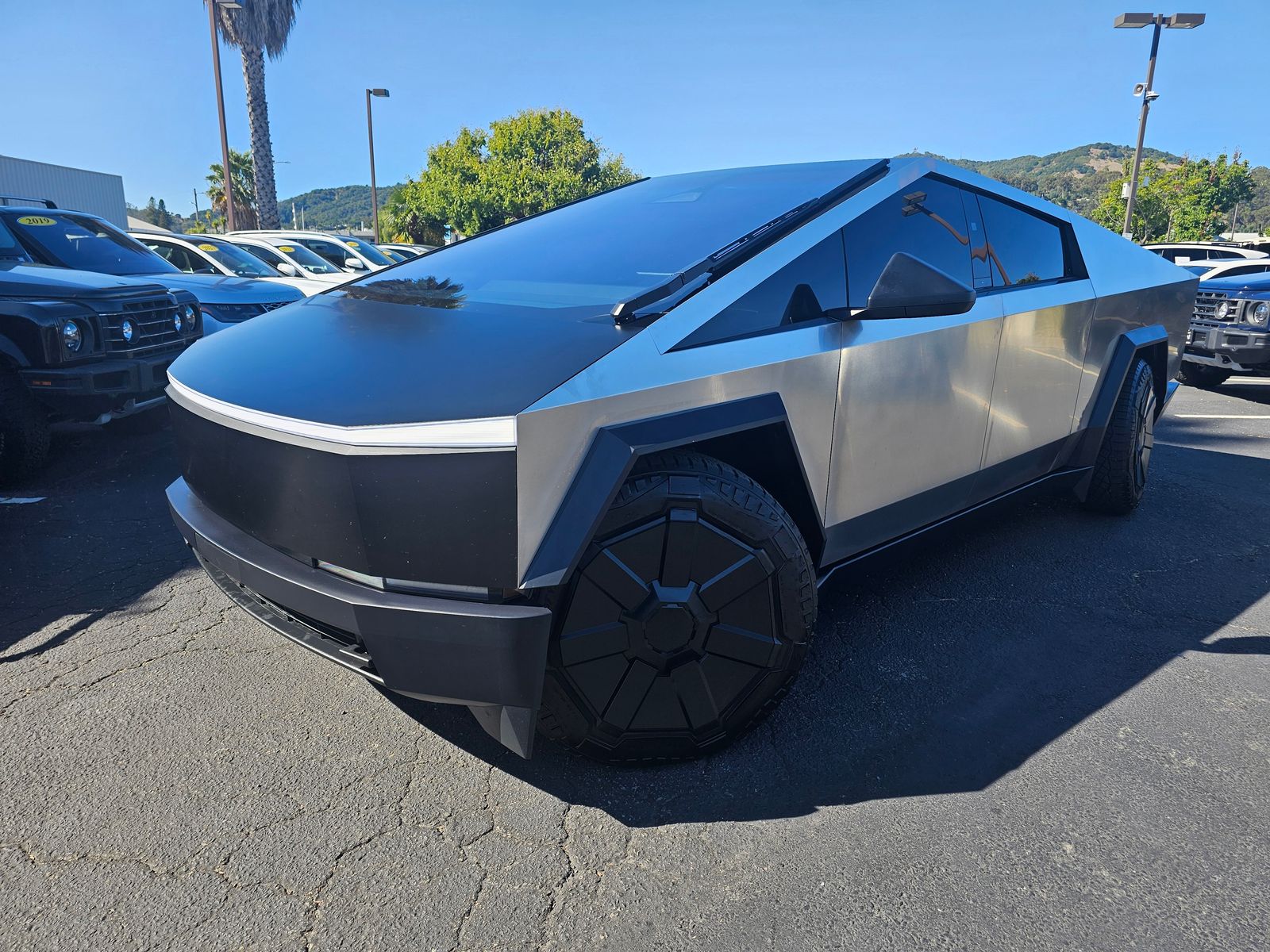 2024 Tesla Cybertruck All-Wheel Drive's photo