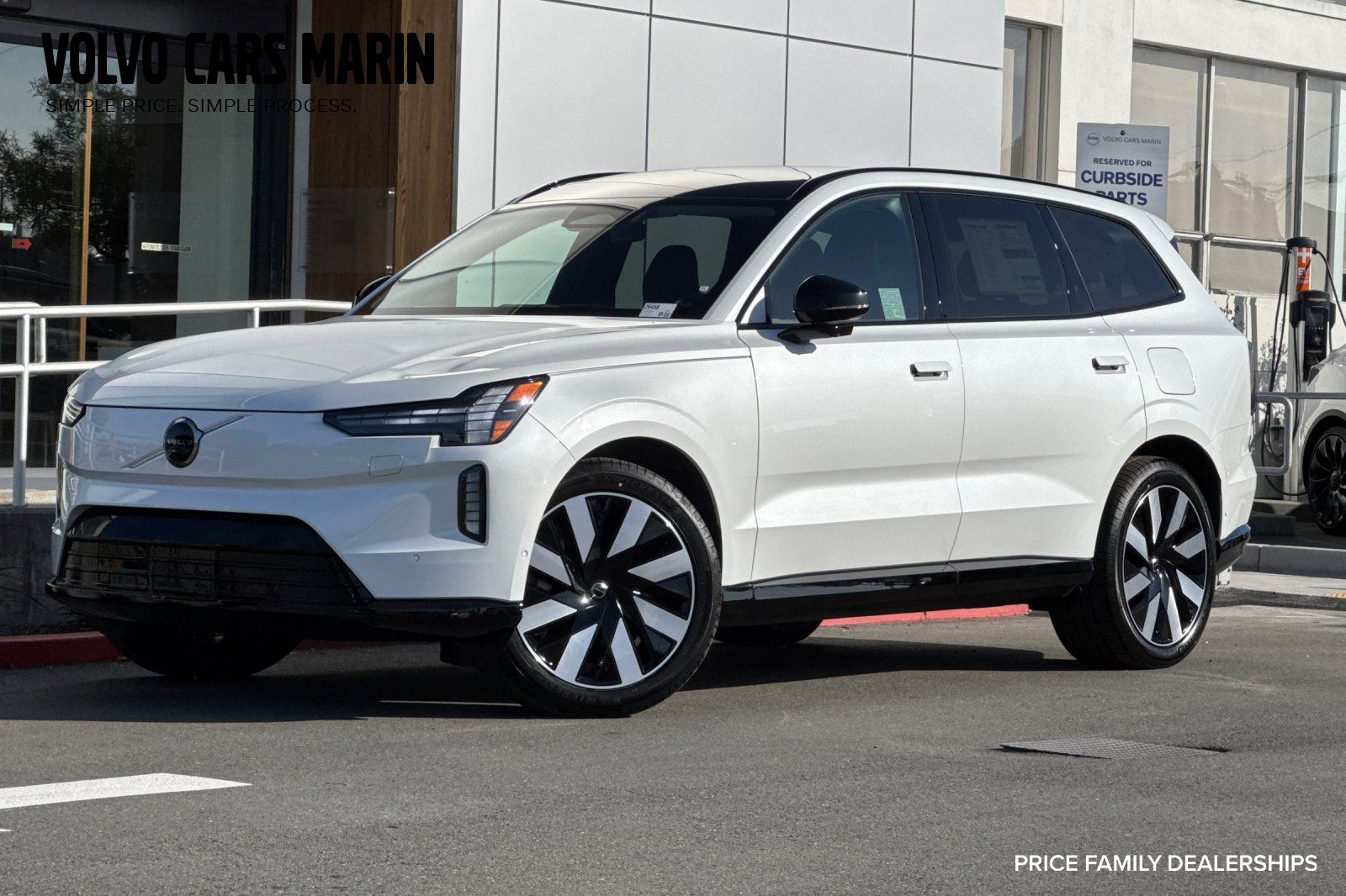 2026 Volvo EX90 Twin Motor Performance Ultra 7-Seater's photo