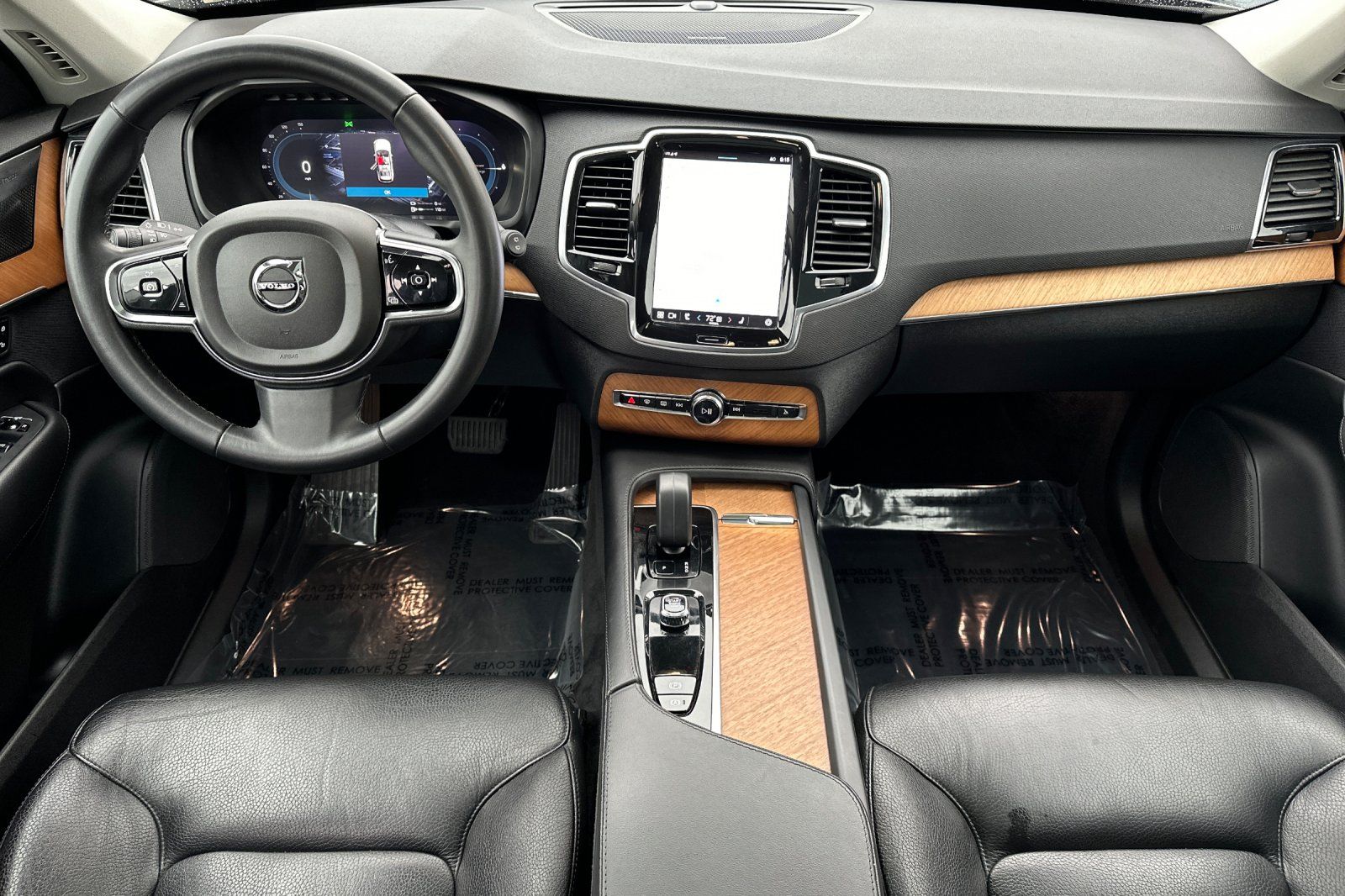 2023 Volvo XC90 Recharge Plug-In Hybrid Plus Bright 7-Seater photo 2