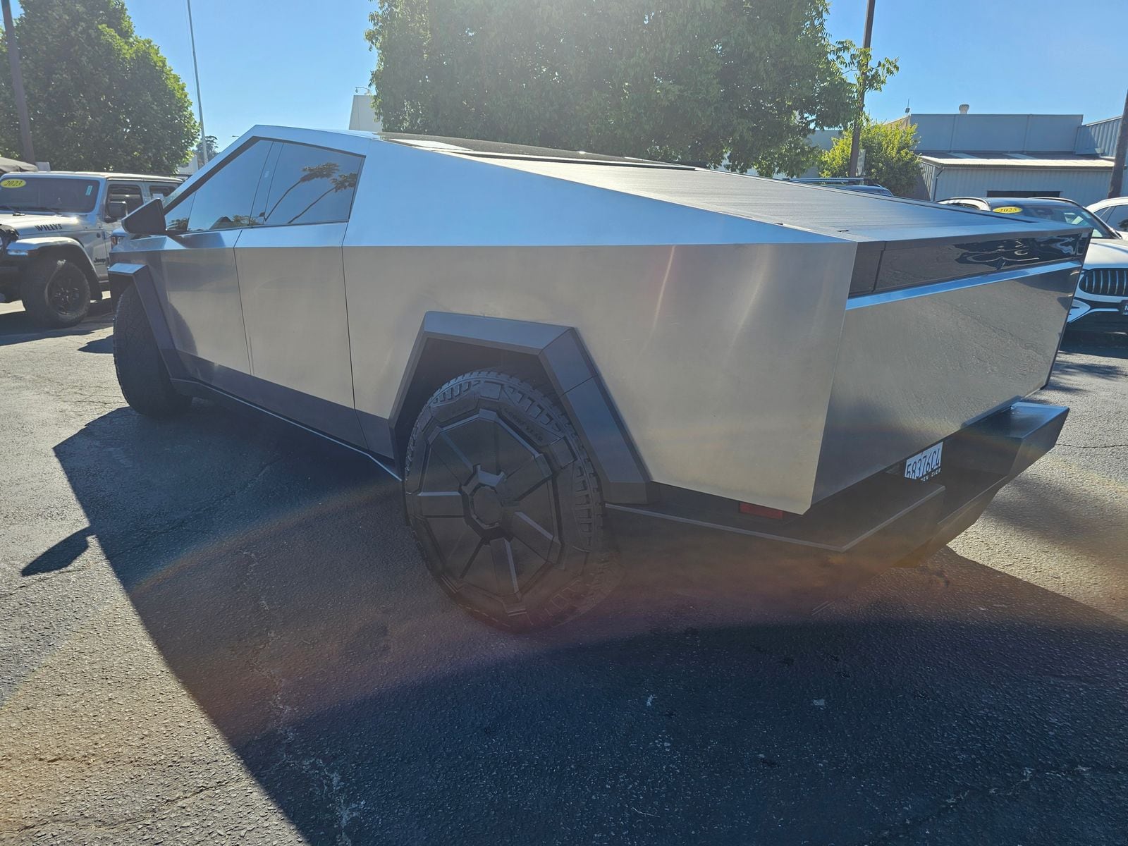 Used 2024 Tesla Cybertruck Base with VIN 7G2CEHED4RA050871 for sale in San Rafael, CA