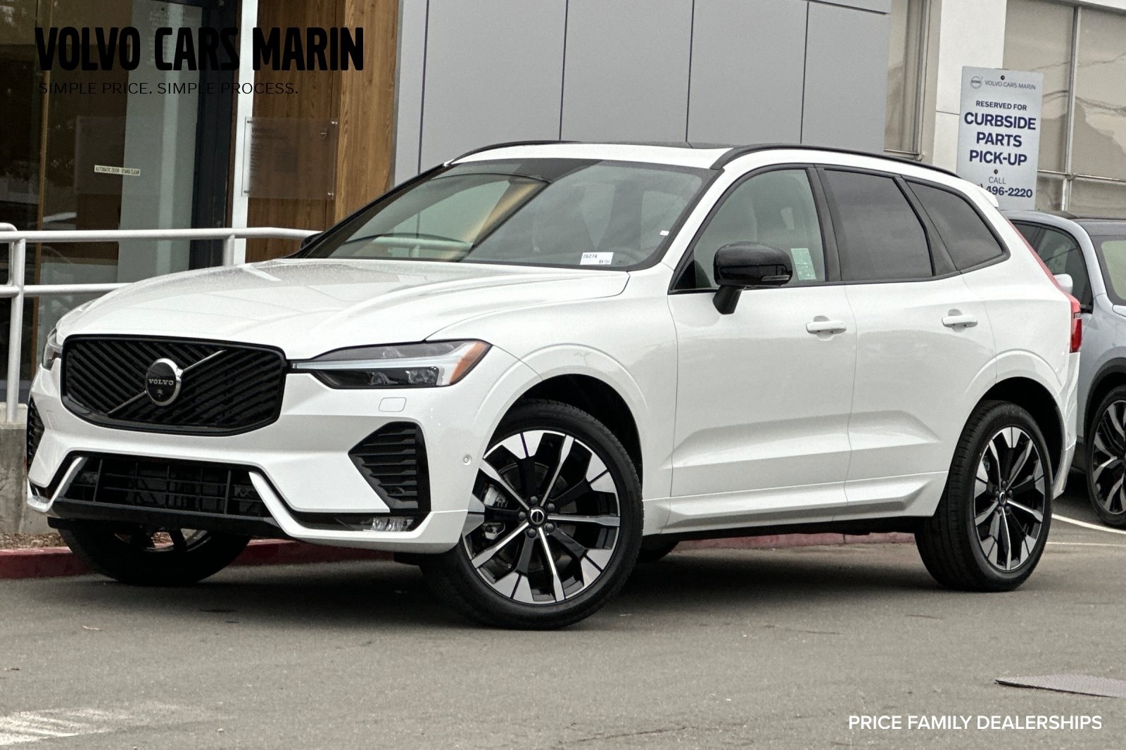 2026 Volvo XC60 Plus's photo