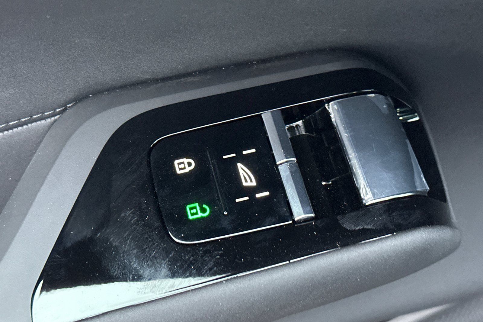 2025 Volvo EX90 Ultra - Photo 15