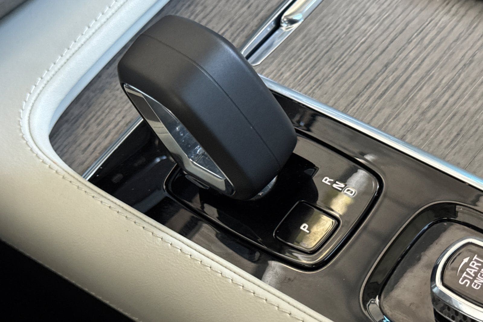 2024 Volvo XC90 Plus - Photo 25