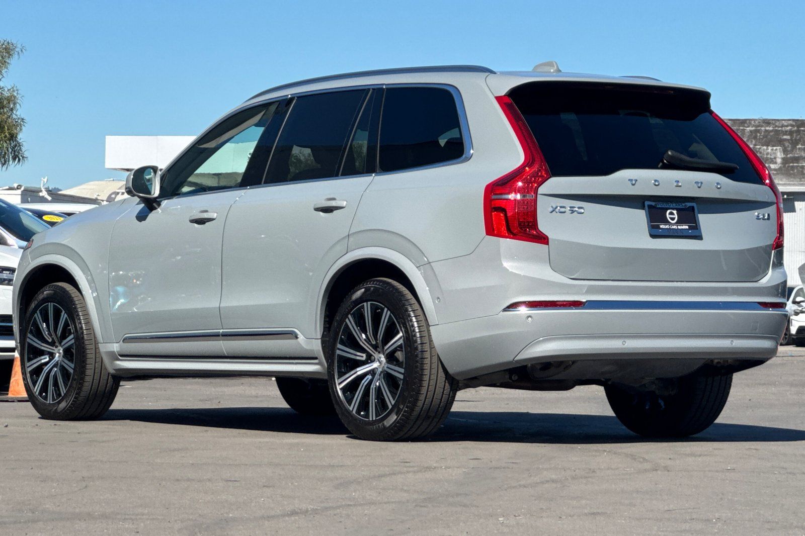 2025 Volvo XC90 B6 Plus 7-Seater photo 5